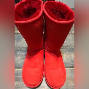 Women’s Red Uggs Size 9 New never worn